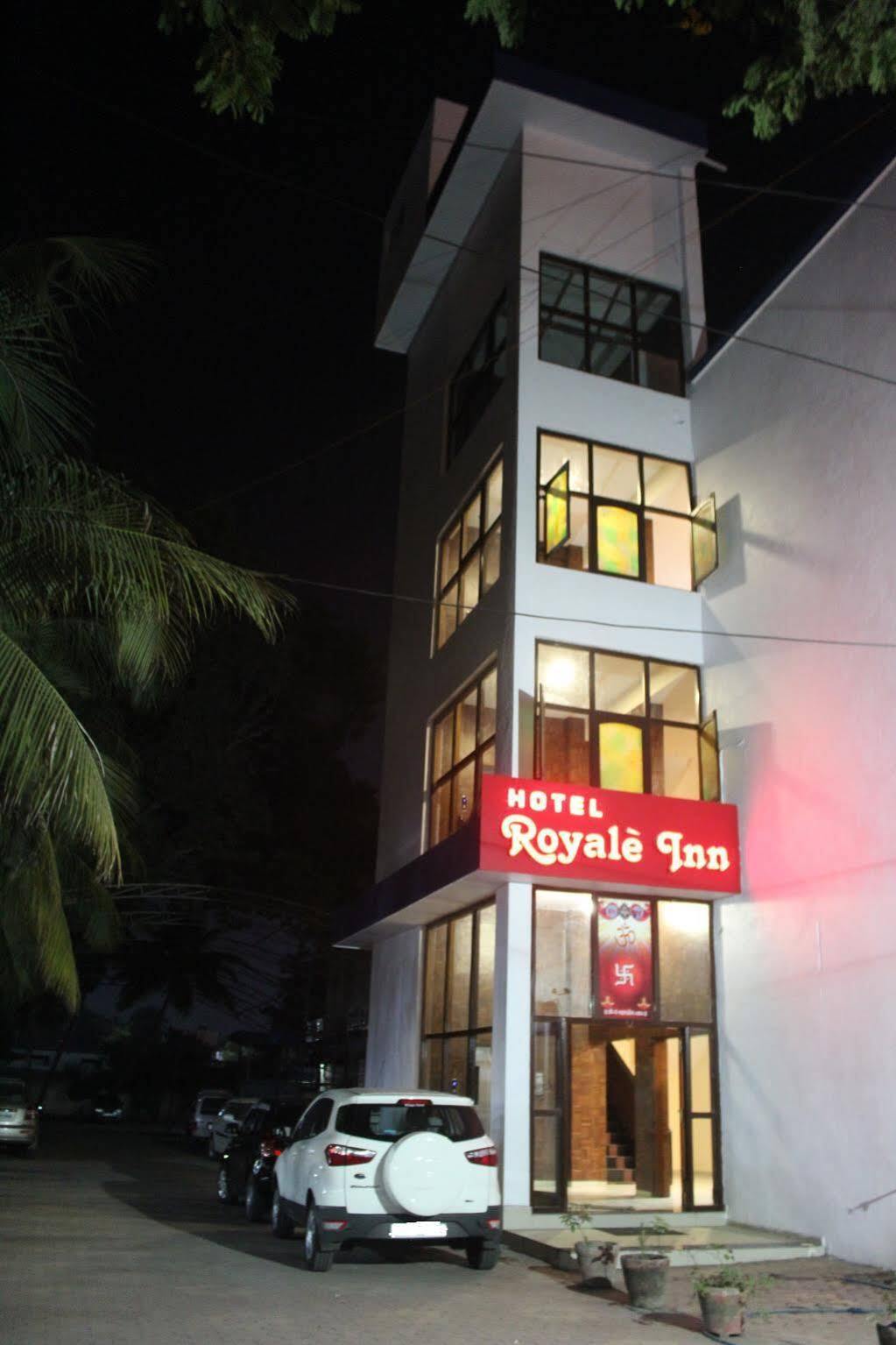 Hotel Royale Inn Vapi Exterior foto